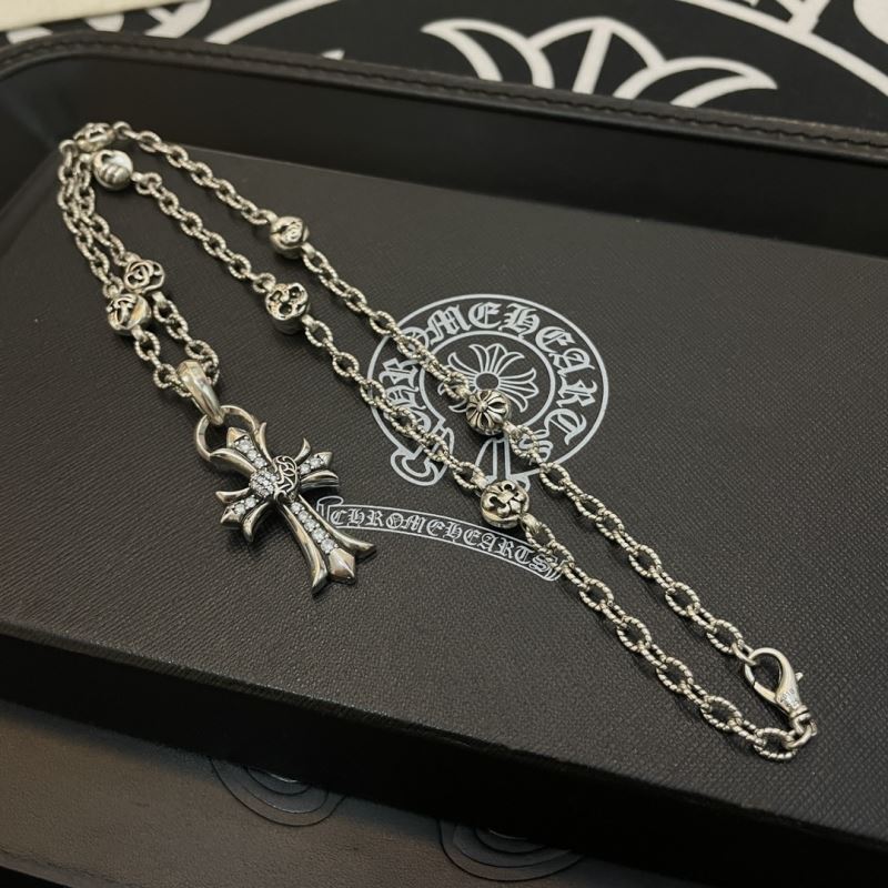 Ch*0me He**ts necklaces